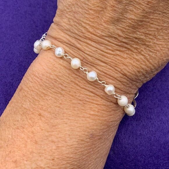Bracelet with charm, sterling 925 silver, real pearls, NWOT, infinity charm - Picture 1 of 15